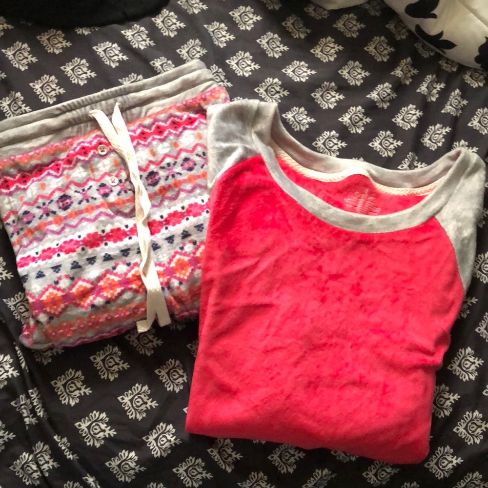 Brand new fuzzy PJ set💫